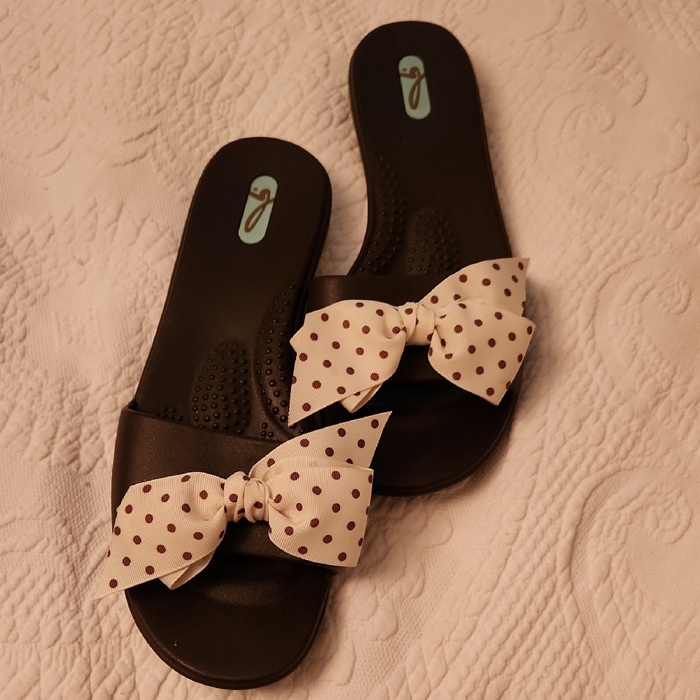 OKA b. Black Slippers with Polka Dot Bow